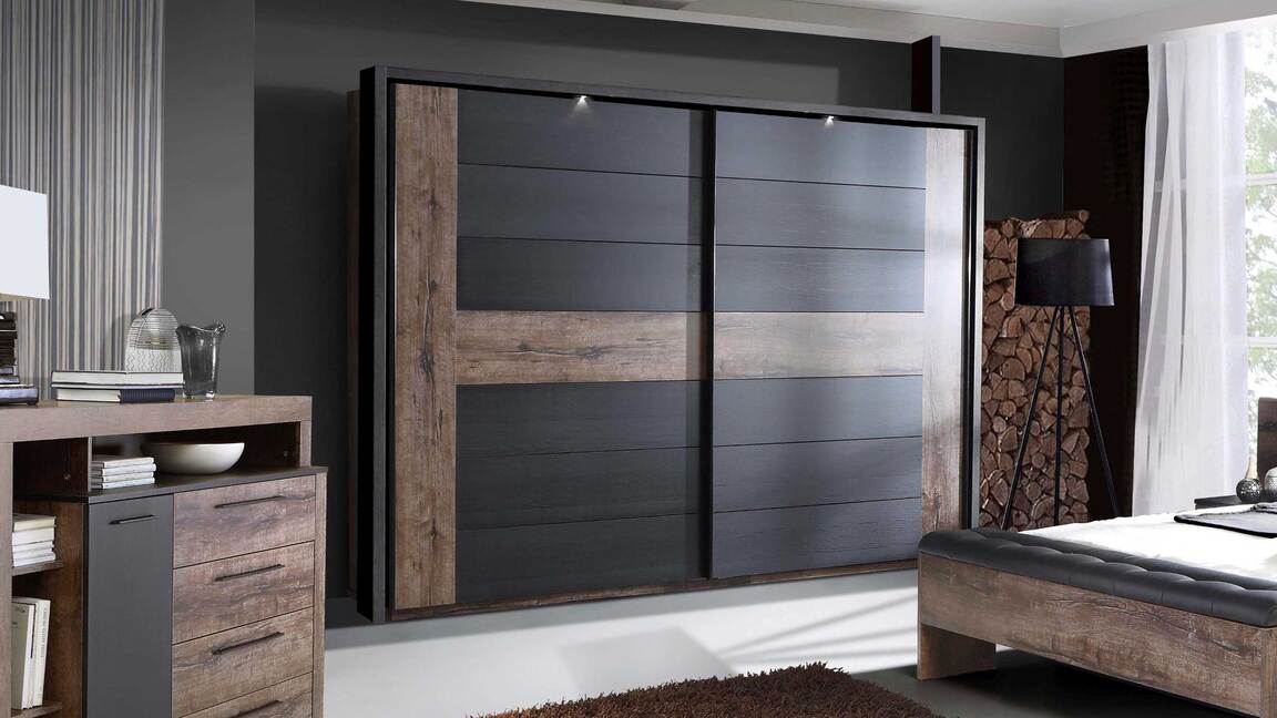 Kleiderschrank - 1533260173000205